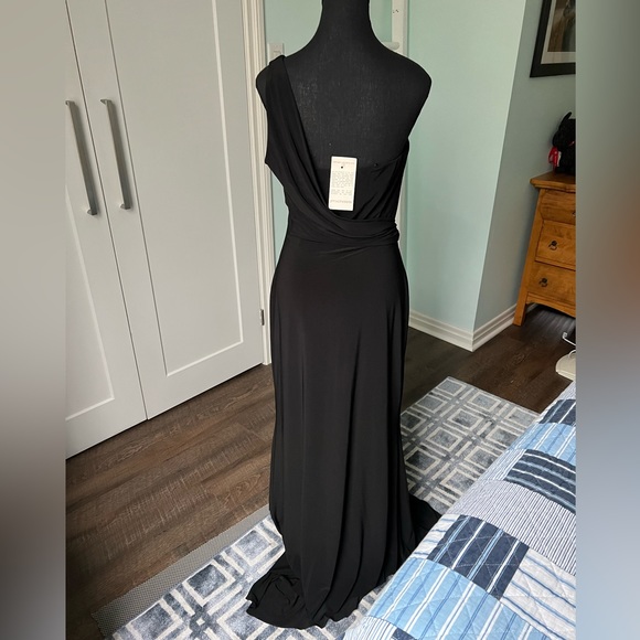 JMichaels Black One Sleeve Dress. - Picture 2 of 2
